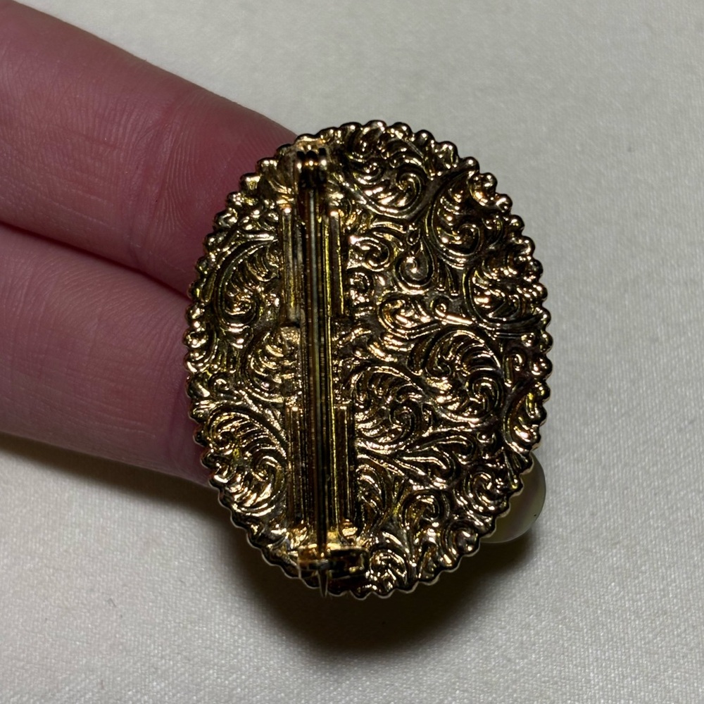 Vintage Rose Flower Portrait Victorian Style Gold Brooch - Picture 3 of 4
